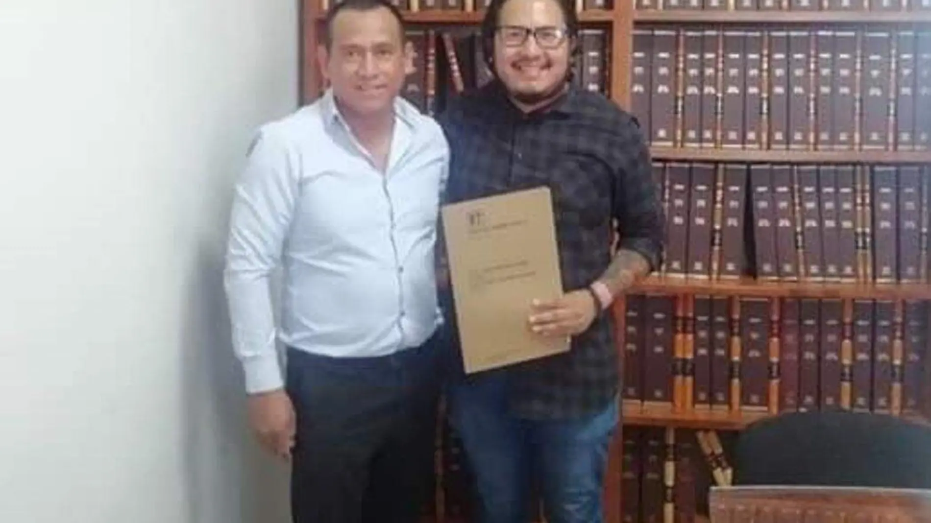 David Roque entregó en donación un predio de cinco mil metros cuadrados.  Foto Cortesía.